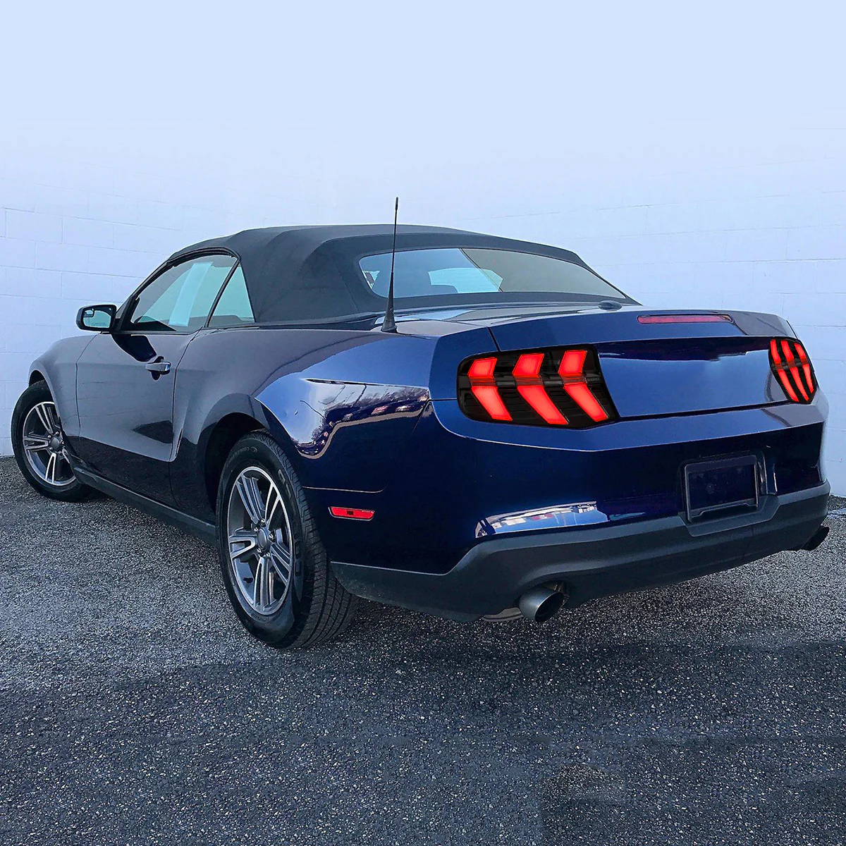 VLAND LED Tail Lights For Ford Mustang 2010-2012 With 7 Lighting Modes [DOT.] - Image 17