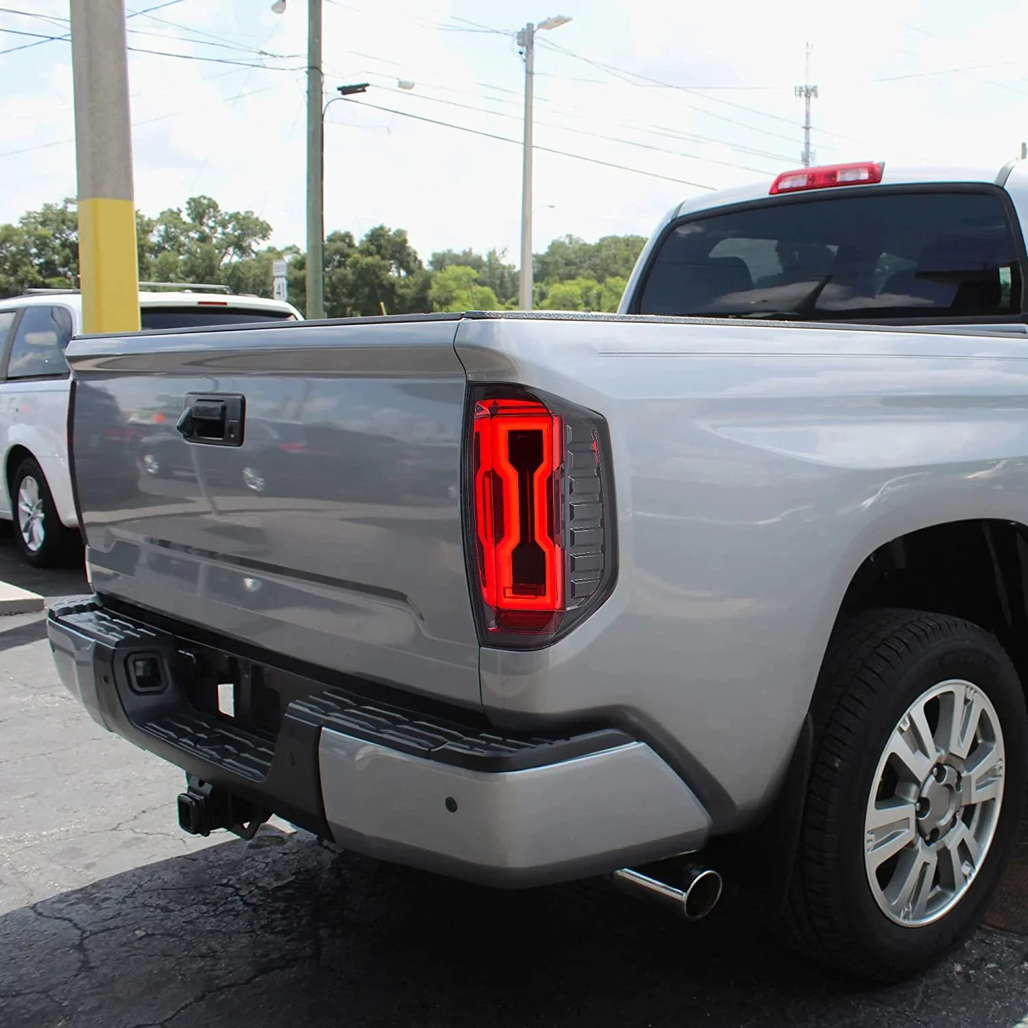 VLAND LED Tail Lights For Toyota Tundra 2014-2020 with Startup Animation DRL Rear Lamps Smoked - Image 7